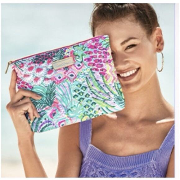 NWT Lilly Pulitzer Quilted Pouch in Banana Split Print GWP Bag Makeup Cosmetics - Picture 1 of 10